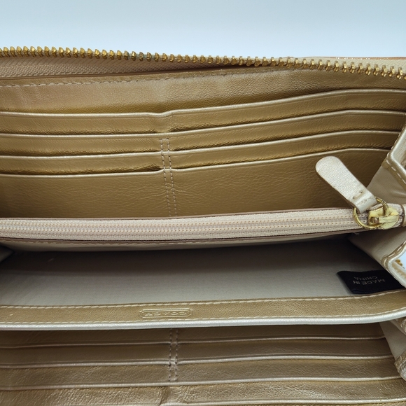 Coach Metallic Gold Zip Around Wallet Wristlet | Leather Continental Clutch EUC - Picture 5 of 6